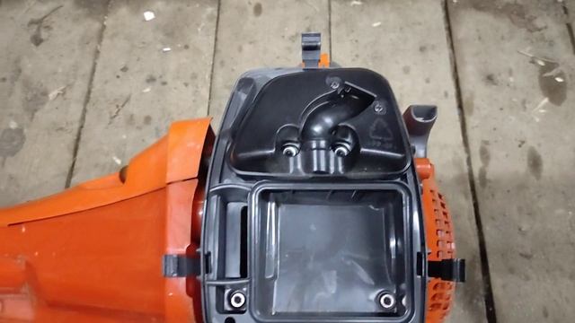 555FX Husqvarna модернизация впускной системы.( Правильная замена нейлонового фильтра на бумажный) смотреть онлайн