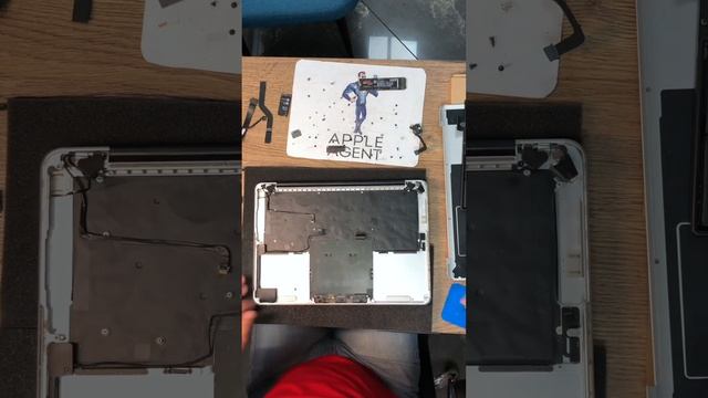 Battery Replacement and dust cleaning with replacement of thermal paste on MacBook Pro 13 A1502 смотреть онлайн