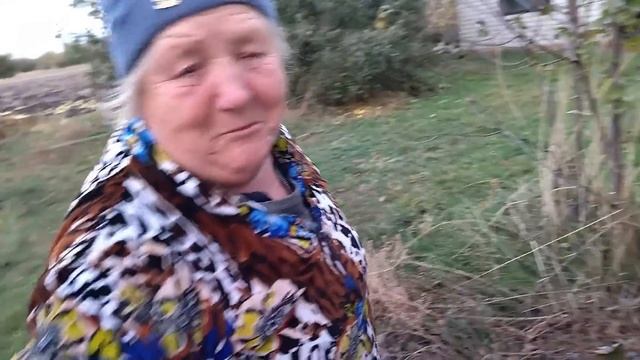 В селе у Свекруньки ! Чем и как растапливаем печь / смотреть онлайн
