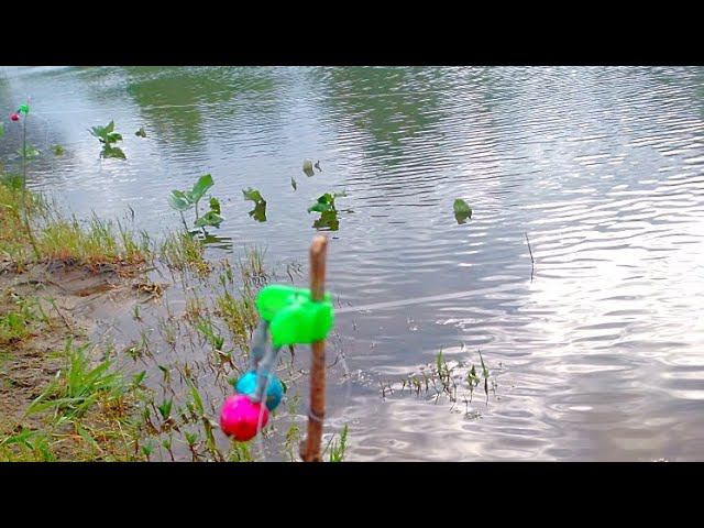 ГЛУБИНА МЕТР !!! А РЫБЫ ТЬМА !!! КАК ОНИ ЕГО ПОРВАЛИ?!! РЫБАЛКА ВЕСНОЙ НА САЗАНА смотреть онлайн