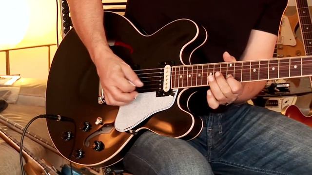 3 x 2012 Gibson ES-335 in a row Part1 смотреть онлайн
