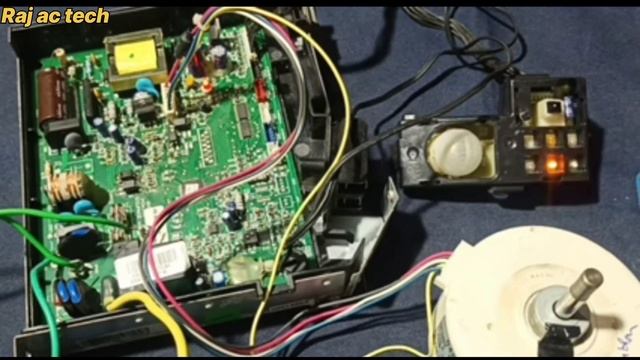 Hitachi ac error code 9 time blinking l Hitachi inverter ac 9 time blinking kaise kare смотреть онлайн