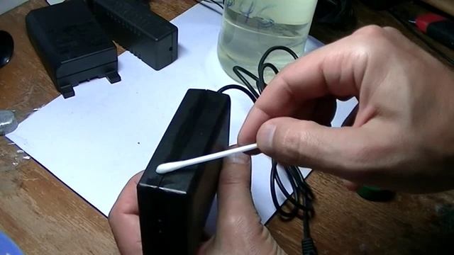 Без шума и пыли разбираем клееный блок питания от ноутбука,принтера. смотреть онлайн