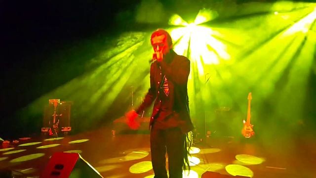 Децл a.k.a. Le Truk - Сучки ГЛАВКЛАБ 11.09.2015 смотреть онлайн