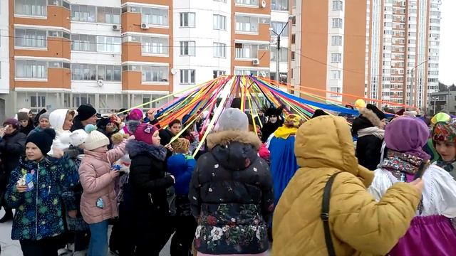 Веселая Масленица ! Хоровод исполнения желаний под красивый фольклор... смотреть онлайн