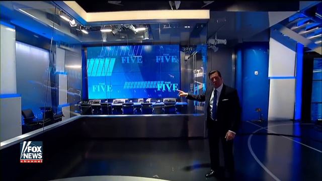 Eric Bolling takes fans on tour of new studio смотреть онлайн