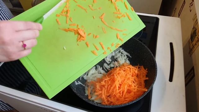 Суп солянка с колбасой и курицей смотреть онлайн