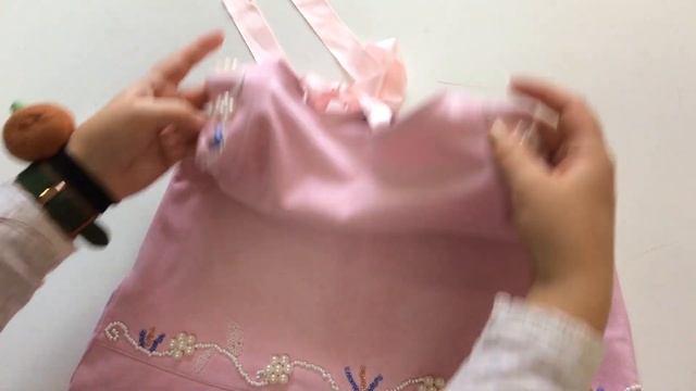 Декорируем детские платья из журнала Burda кружевом и вышивкой смотреть онлайн