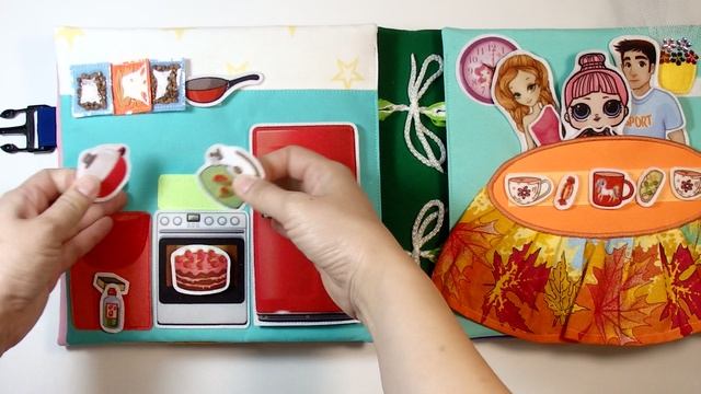 Семья кукол с бабушкой и дедушкой живут в домике с садом