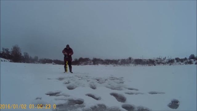 Ледобур Айсберг 130 R и шуруповерт AEG BSB 18CBL Li 502C  Лучший комплект