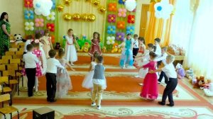 Необыкновенный прощальный танец в детском саду!