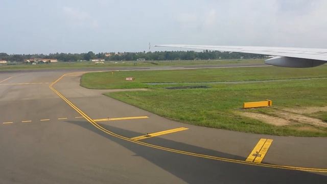 Landing at Bandaranaike International Airport, Colombo Sri Lanka смотреть онлайн
