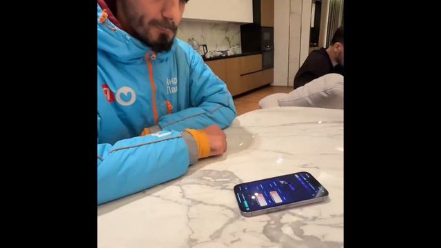 Пригласил Курьера Домой и Дал Ему ЗАРАБОТАТЬ. Качаются спорт. Инстаграм блокирует контент.