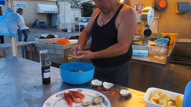 Устрицы, мидии,креветки Поедание морских гадов! смотреть онлайн