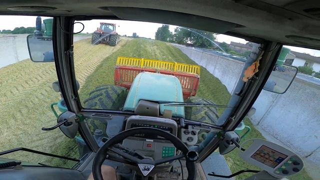 Cab View | Fendt 930 Vario TMS + Mainardi 3m | Pushing Silage
