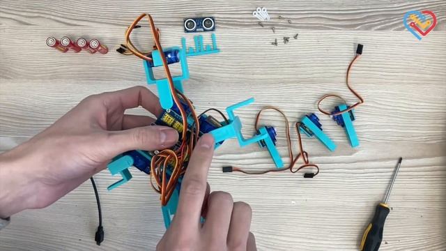 Сборка робота паука от @enjoyrobotics смотреть онлайн