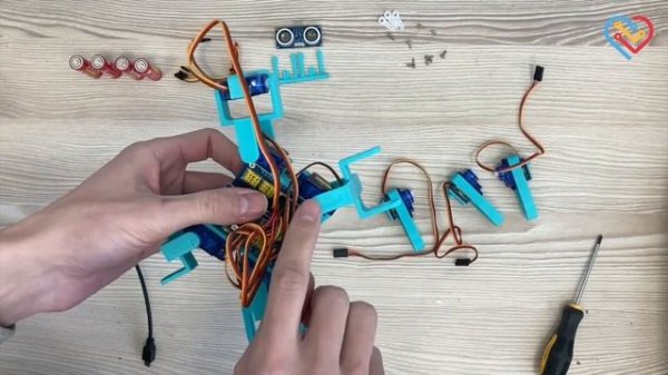 Сборка робота паука от @enjoyrobotics