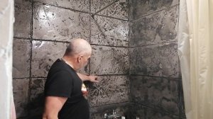 НАНОСИМ ЭПОКСИДНУЮ СМОЛУ НА СТЕНЫ. РЕМОНТ В ВАННОЙ КОМНАТЕ. АРТ БЕТОН. СОВЕТЫ ПО НАНЕСЕНИЮ СМОЛЫ.