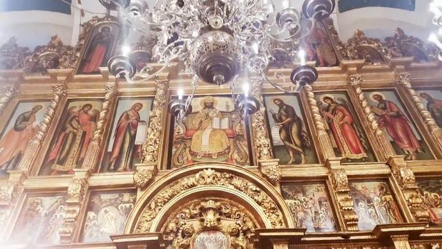 Иконостас ПАТРИАРШИЕ ПАЛАТЫ С ЦЕРКОВЬЮ ДВЕНАДЦАТИ АПОСТОЛОВ смотреть онлайн