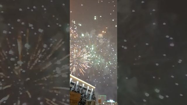 Новогодний салют. Набережные Челны. 31 декабря 2020 года.