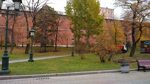 Москва и серое небо над головой смотреть онлайн