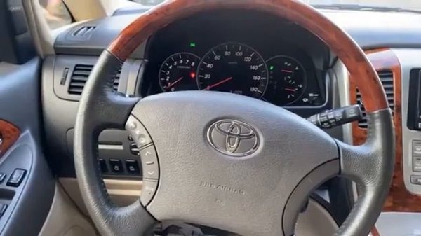 Обзор Toyota Alphard 2005 года выпуска