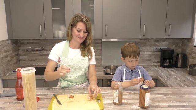 Арт-Ковчег Вкусняшки. "Сосиски-Осьминожки" (Готовим с детьми) смотреть онлайн