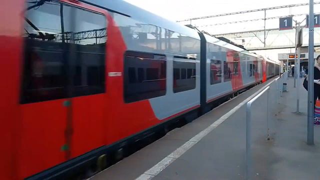 Электропоезд ЭС1П-030/003 "Ласточка-Премиум" сообщением "Санкт-Петербург-Москва Ленинградская". смотреть онлайн