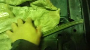 Замена амортизатора капота рено дастер  \ Renault Duster