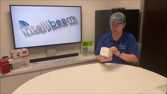 Hikvision DS-7108NI-E1-V-W Embedded Mini WiFi NVR unboxing by Intellibeam.com смотреть онлайн