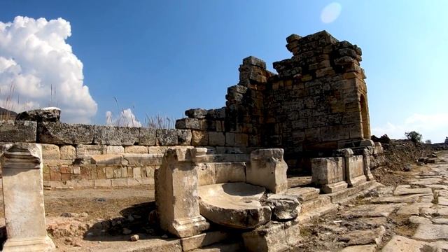 Древний город Иераполис и источники Памуккале, Турция смотреть онлайн