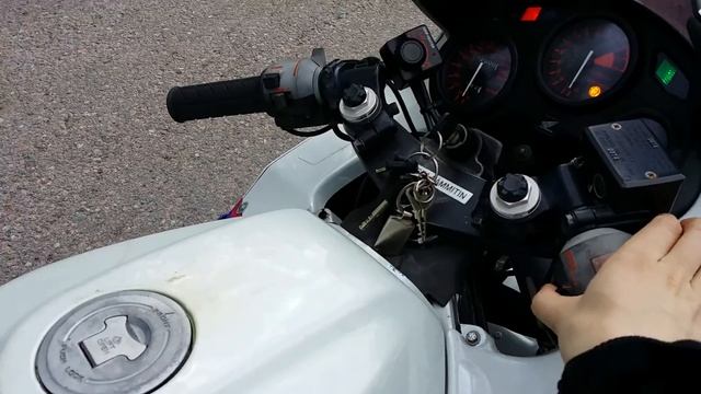 Honda cbr 600 f1 Hurricane смотреть онлайн