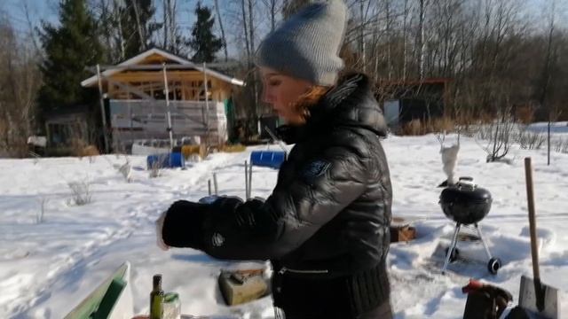 Поездка на дачу. Готовим пиццу на угольном гриле. смотреть онлайн