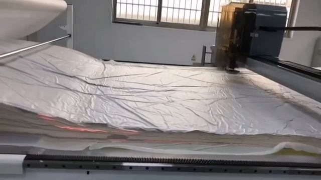 Резка ткани на машине Prototype FA-P60. Промышленное швейное оборудование. Одежда смотреть онлайн