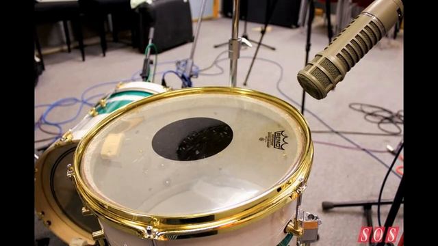 Electrovoice RE-20 dynamic microphone смотреть онлайн