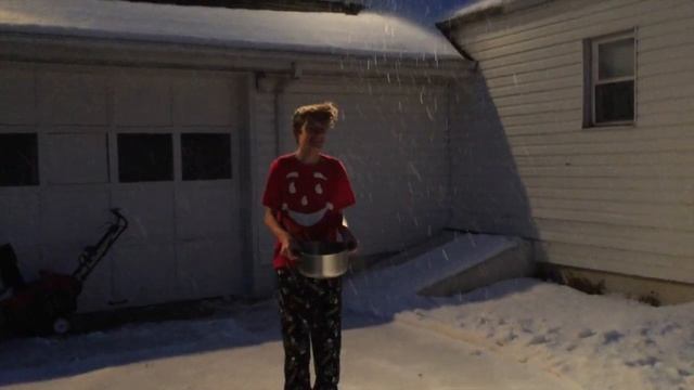 ALS Ice Bucket Challenge - Winter Edition смотреть онлайн