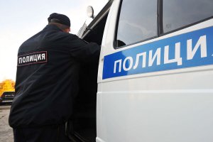 в Москве пресекли массовую драку антифашистов и скинхедов | новости