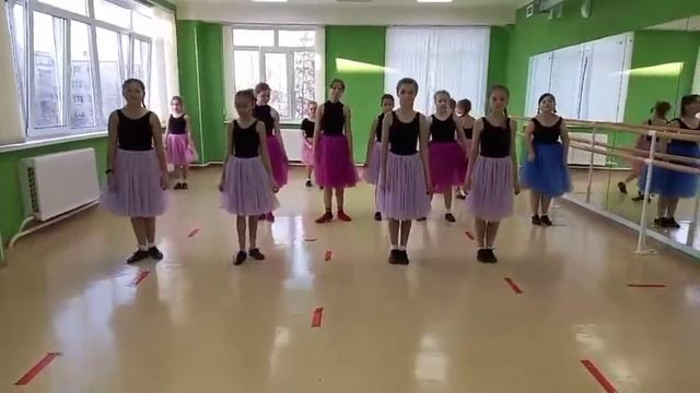 Средняя группа хореографического коллектива "Калейдоскоп" поздравляют мам с праздником г. Пыть -Ях смотреть онлайн