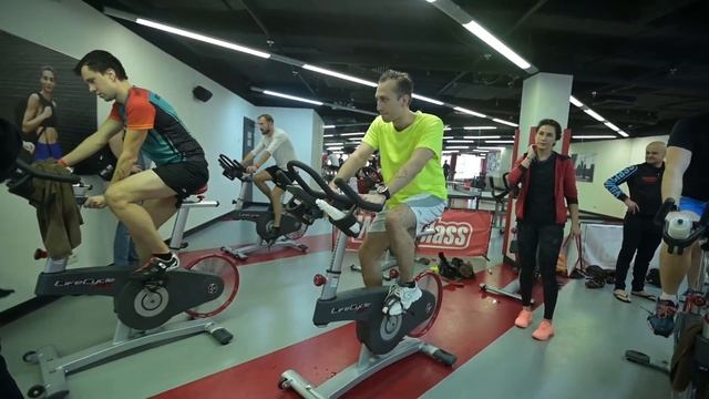 WORLD CLASS INDOOR TRIATHLON смотреть онлайн