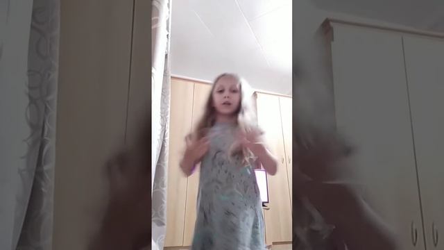 футболочкой помятой. жду тебя всегда между 4 и 5. смотреть онлайн