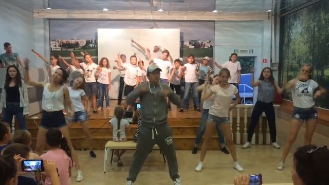 Ням ням танец смотреть онлайн