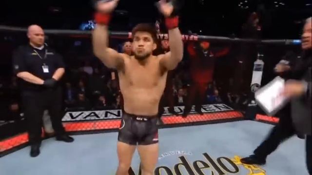 Ти Джей Диллашоу VS Генри Сехудо смотреть онлайн