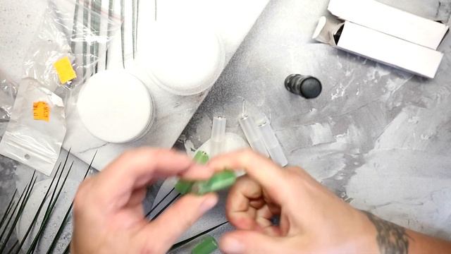 Переходник для батарейки ААА --- АА смотреть онлайн