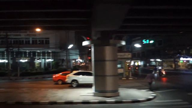 Вечерняя прогулка по Бангкоку смотреть онлайн