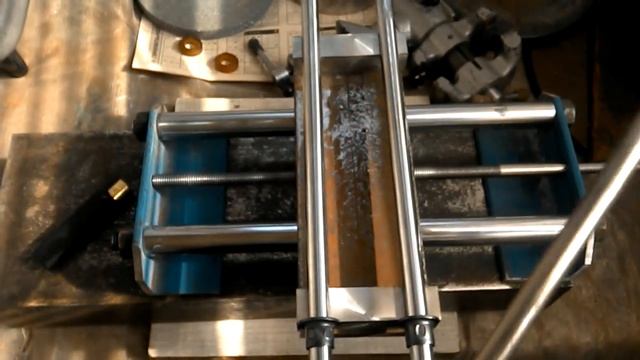 Самодельный мини токарный станок (часть 1). смотреть онлайн