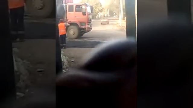 Как делают дороги в Караганде. смотреть онлайн