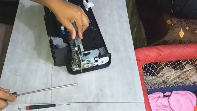 EPSON L200 Como desarmar limpiar desmontar abrir destapar reparar arreglar смотреть онлайн