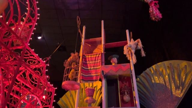 “it’s a small world” Holiday Full ride Disneyland 2021 смотреть онлайн