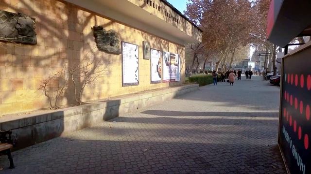 Yerevan Christmas Day, Walking Tour, Armenia, Jan 06, 2023. 4K 60 fps смотреть онлайн