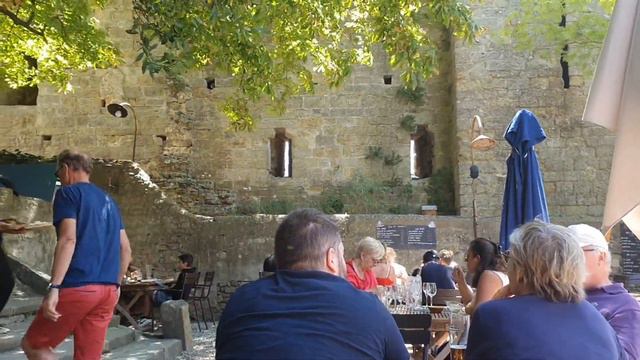 Перекус в Carcassonne (Каркасон) , Франция. Швейцарцы. смотреть онлайн